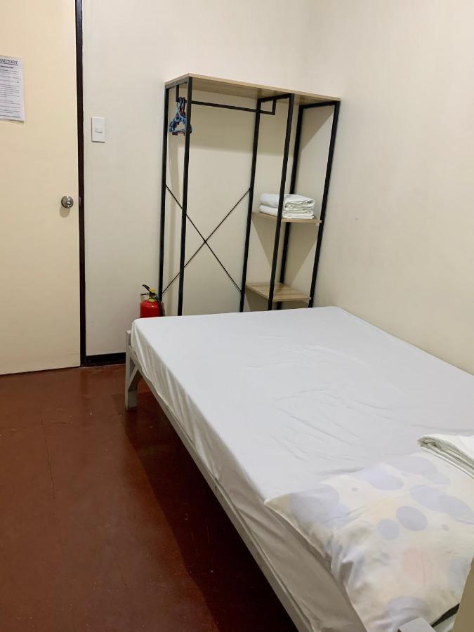 Mybed Dormitory Cebu Exterior photo