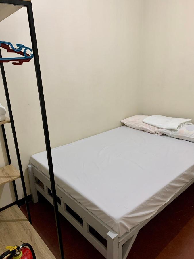 Mybed Dormitory Cebu Exterior photo