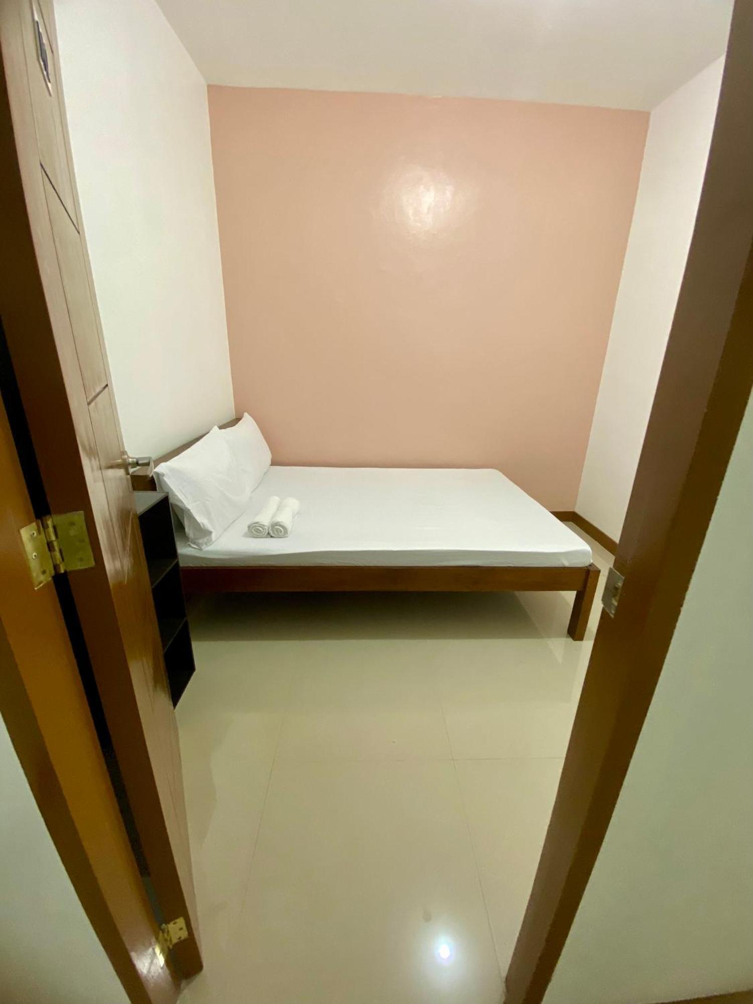Mybed Dormitory Cebu Exterior photo